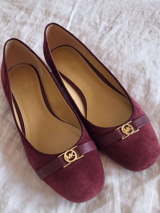 Michael Kors Mindy Flex Plum Burgundy Suede Ballet Flats Gold MK Logo Size 8 - Picture 2 of 14